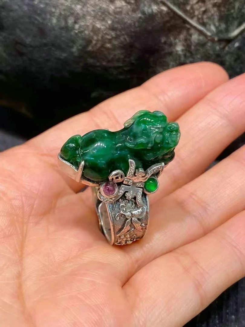 满绿翡翠貔貅戒指