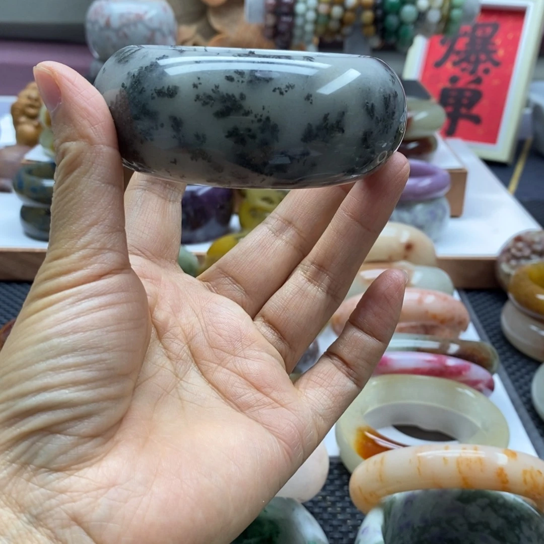 用***6石英岩玉手镯未镶嵌