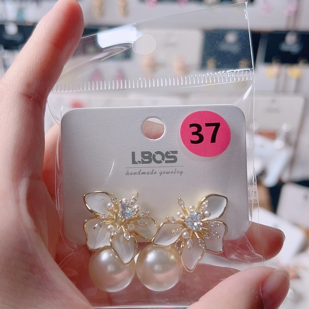 遇****锆石纯铜合金耳环的