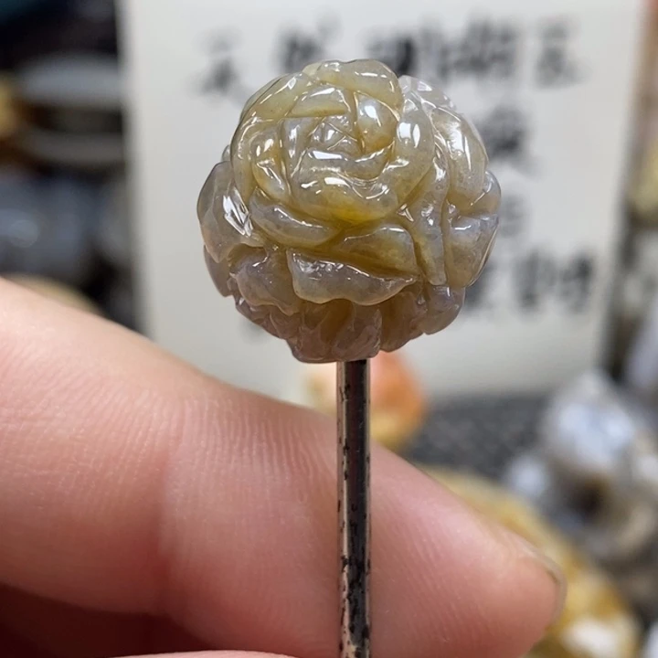 硅化珊瑚（珊瑚玉）未镶嵌颈饰