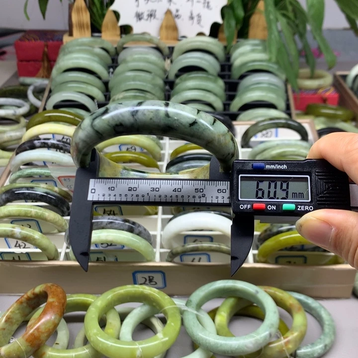 未镶嵌蛇纹石玉手镯69