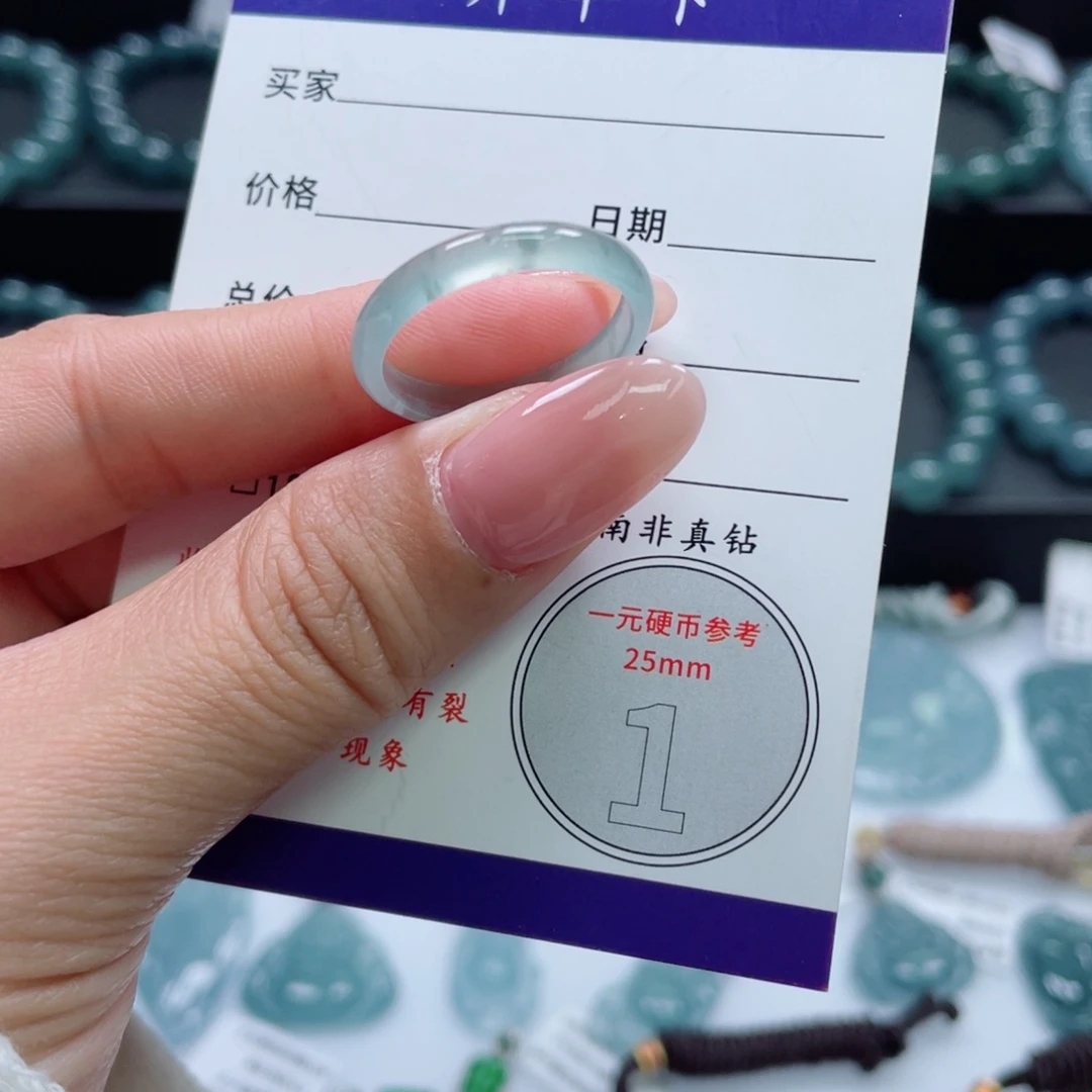 翡翠未镶嵌颈饰戒圈