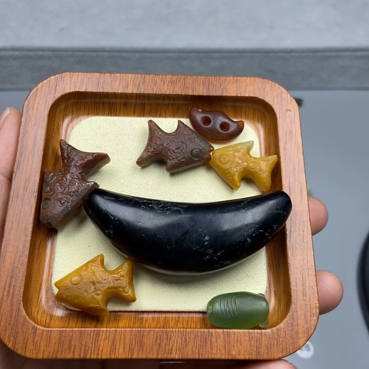 蛇纹石玉未镶嵌颈饰ㄒ****