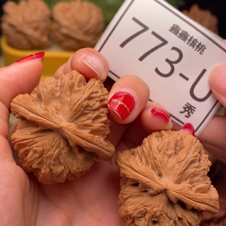 把件桃核白狮子42……