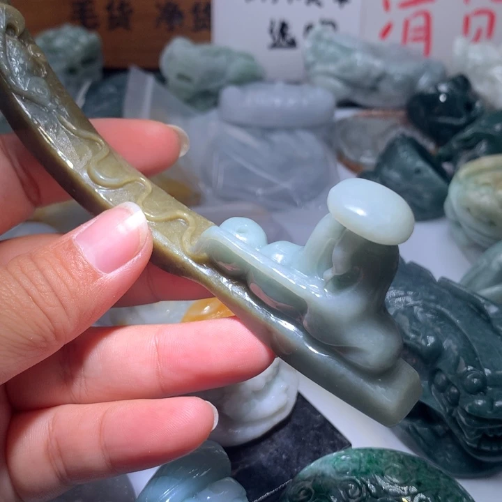 翡翠未镶嵌颈饰保真天然A货翡翠