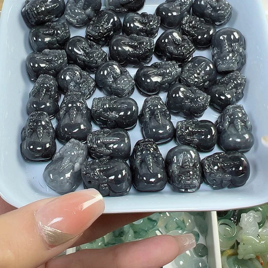 翡翠散珠翡翠乌鸡貔貅一个