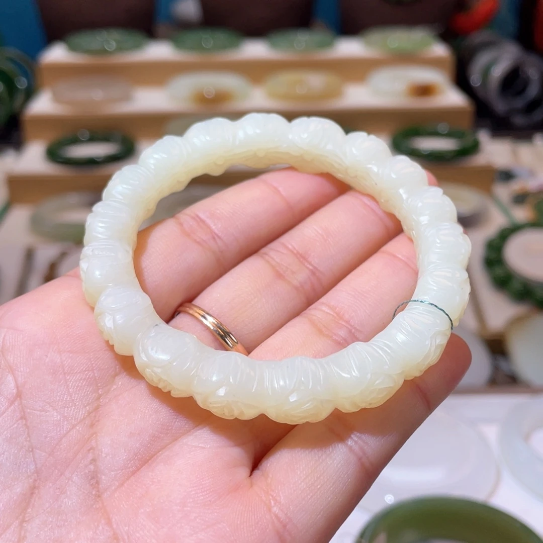 和田玉高品黄口手镯未镶嵌手****V