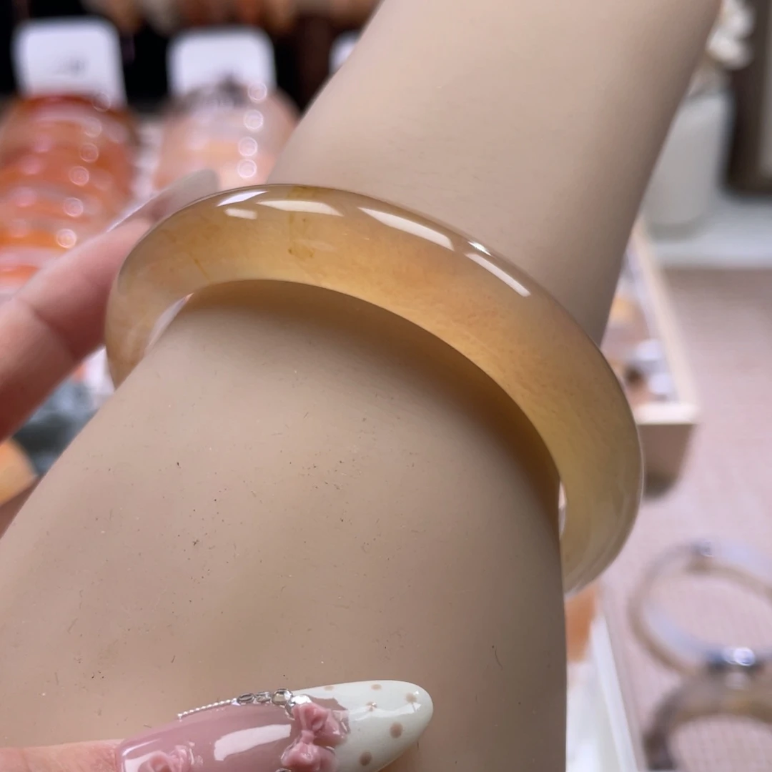 玛瑙/玉髓未镶嵌手镯58.6