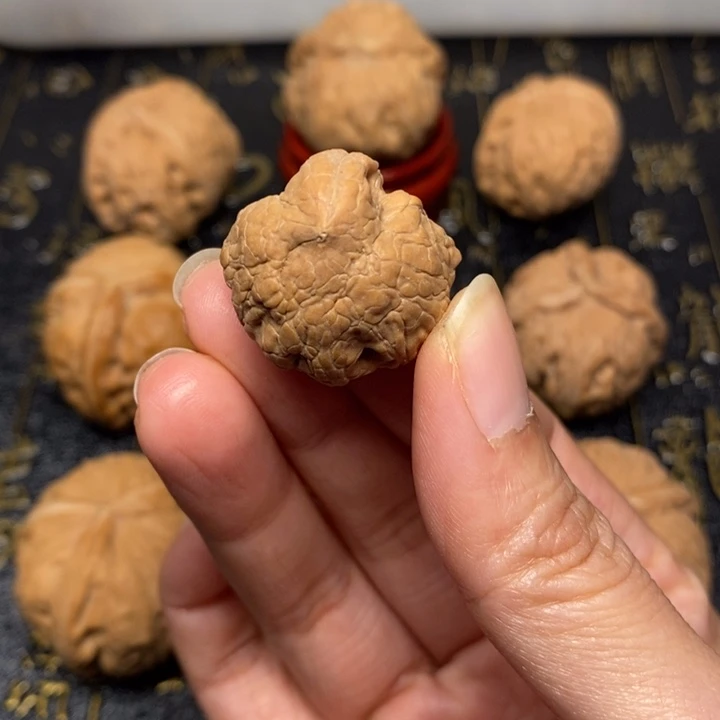 熬***狗吊坠文玩核桃文玩核桃异形单只