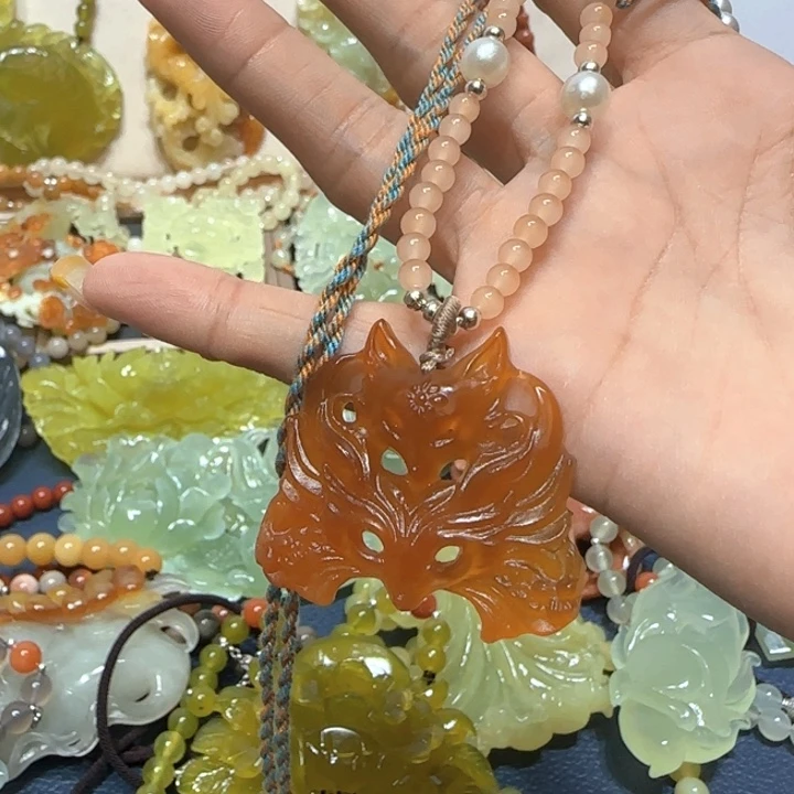 未镶嵌蛇纹石玉吊坠