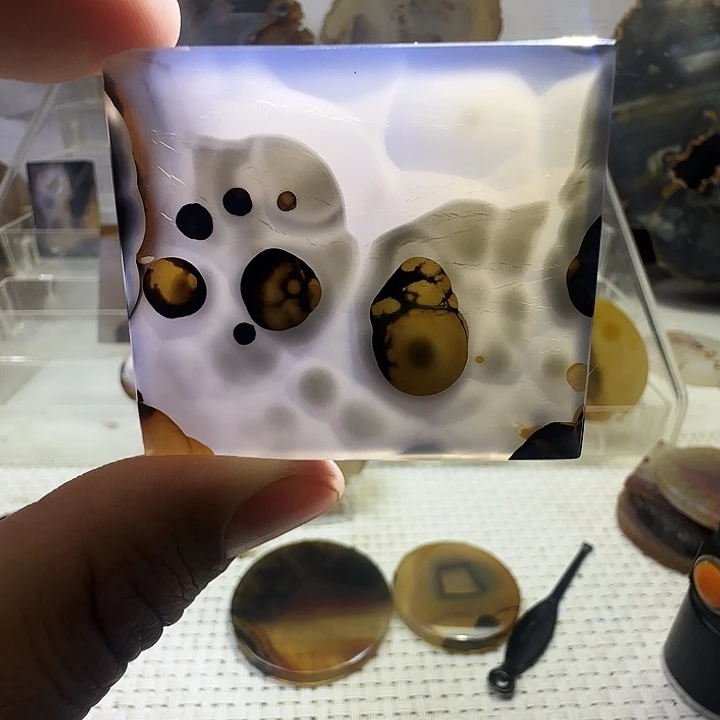 玛瑙/玉髓未镶嵌珠宝奇石