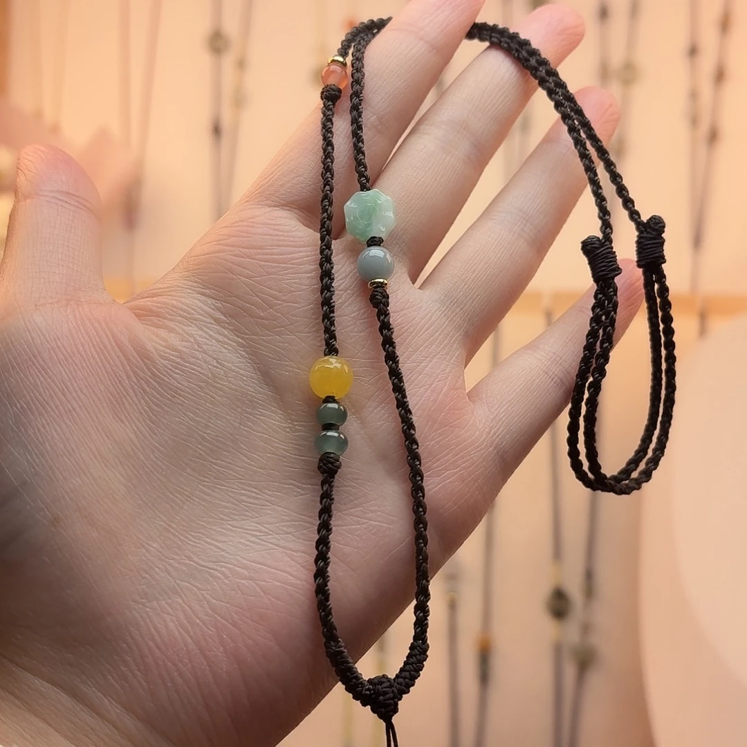 2毫米咖色翡翠八卦牌