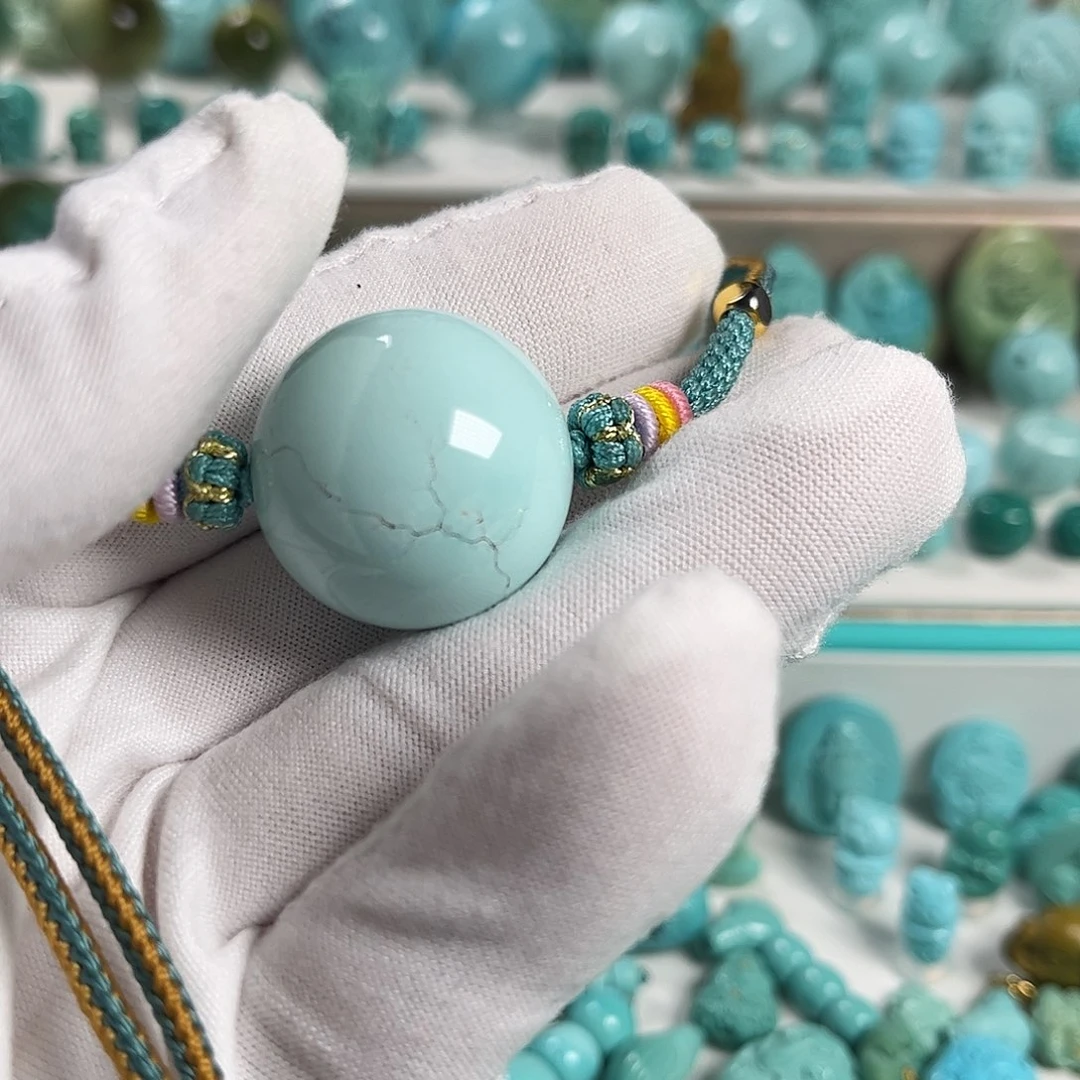 一***豚绿松石未镶嵌珠宝奇石