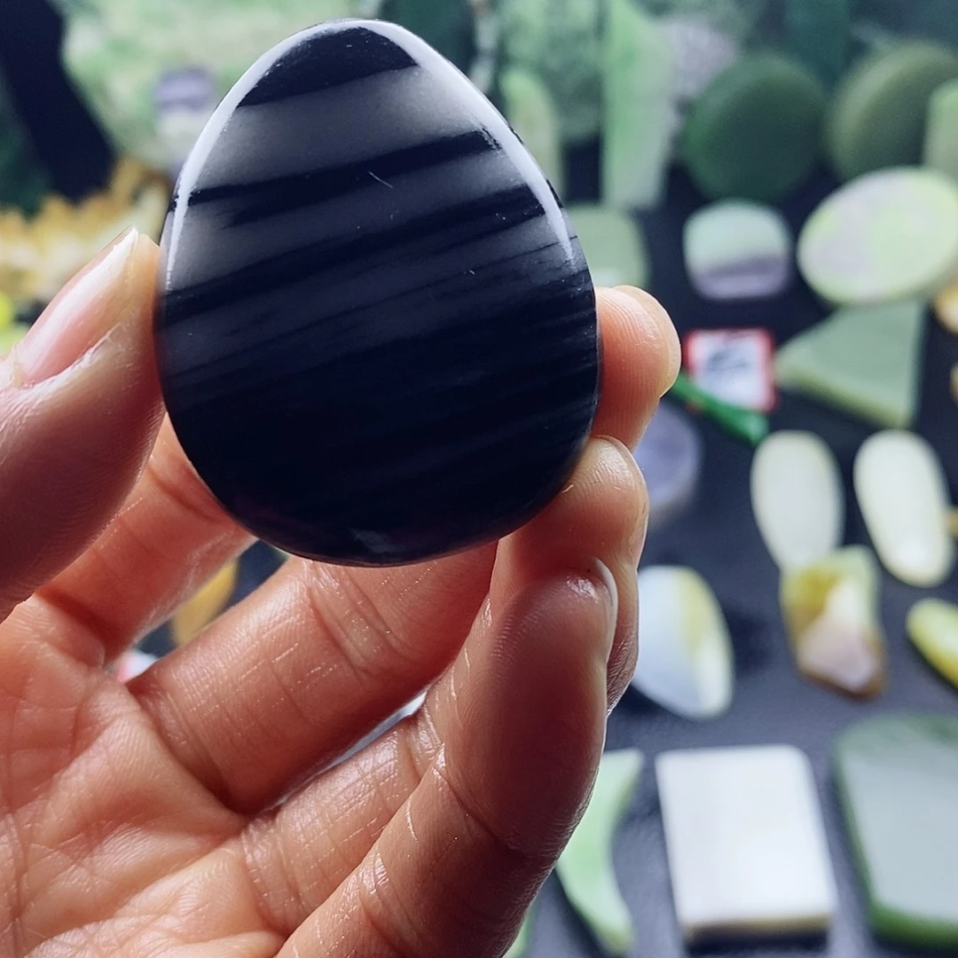 未镶嵌和田玉（糖玉）挂件吉*豆