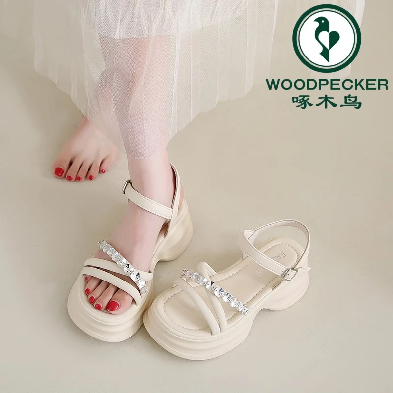 啄木鸟厚底凉鞋女2025夏季新款轻便软底防滑水钻仙女风外穿凉拖鞋