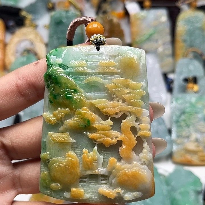 翡翠未镶嵌颈饰山水牌