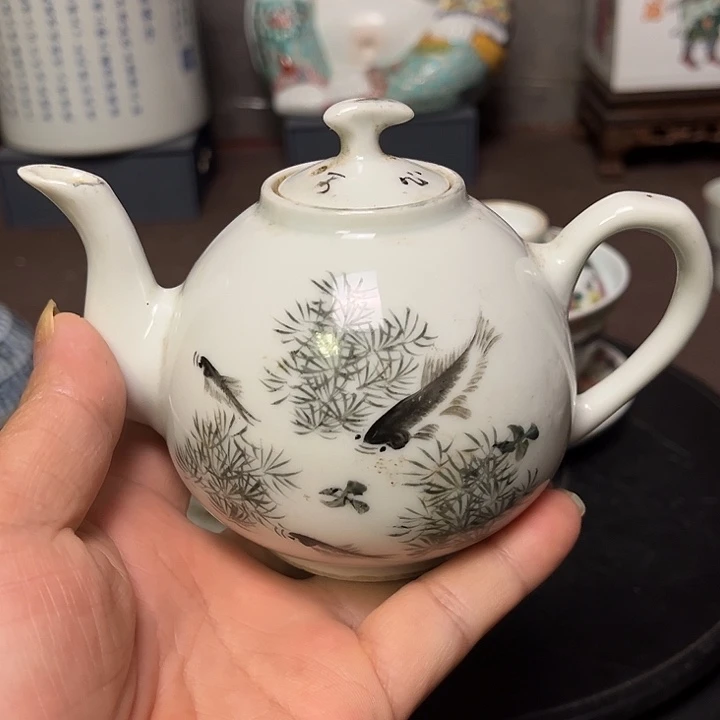 摆件老****？陶瓷o o o o o o o