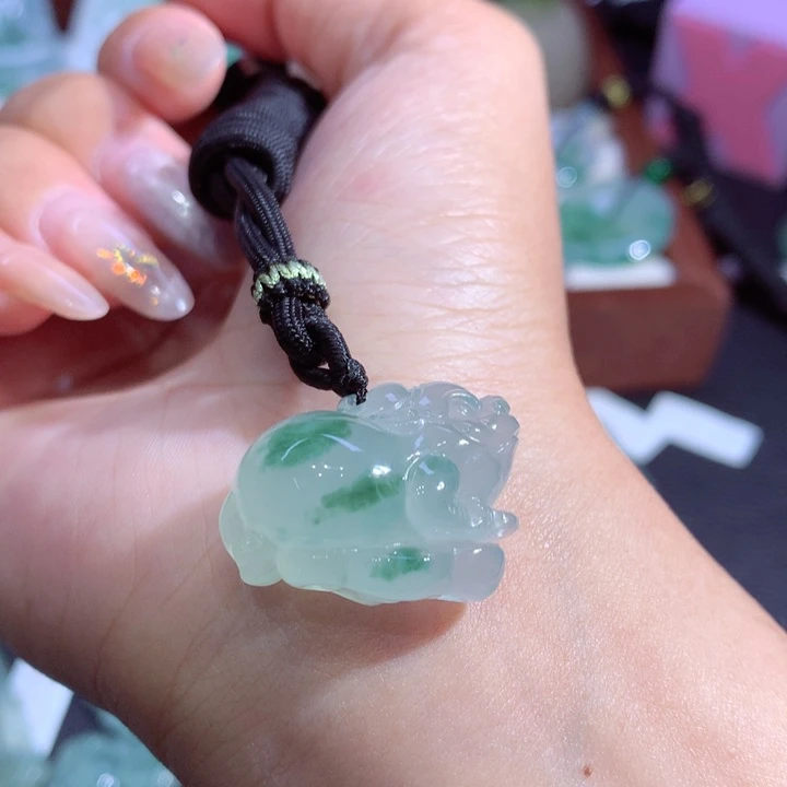 翡翠未镶嵌吊坠(不含链)翡翠