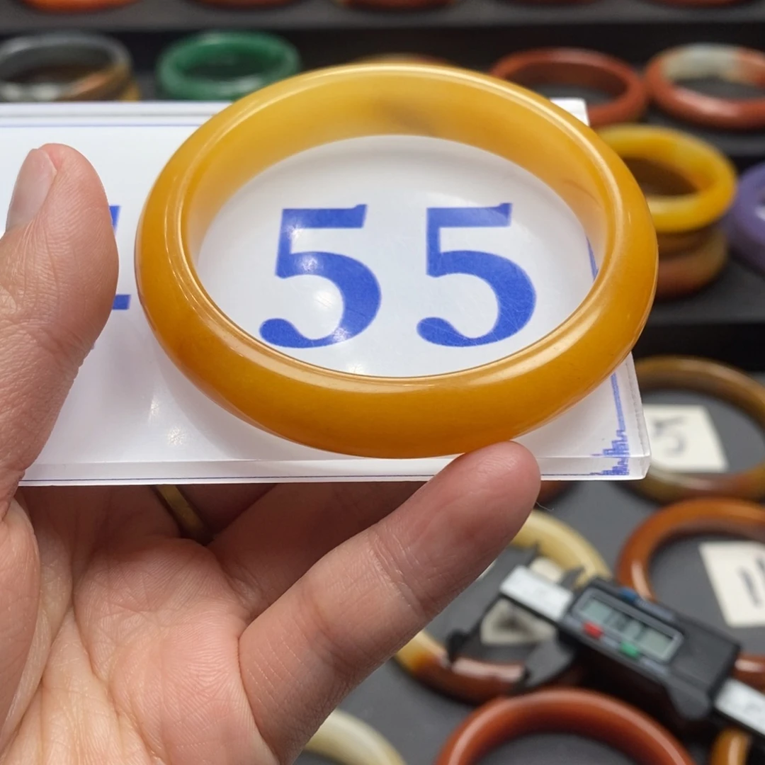 石英质玉（黄龙玉）手镯未镶嵌