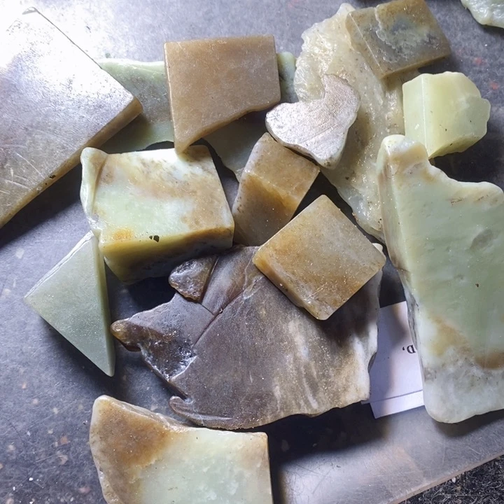 透闪石质玉挂件未镶嵌森*