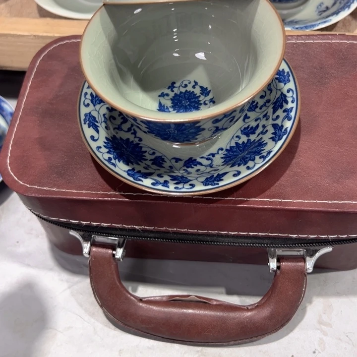 瓷片淘泥缠枝莲元宝盖碗微瑕