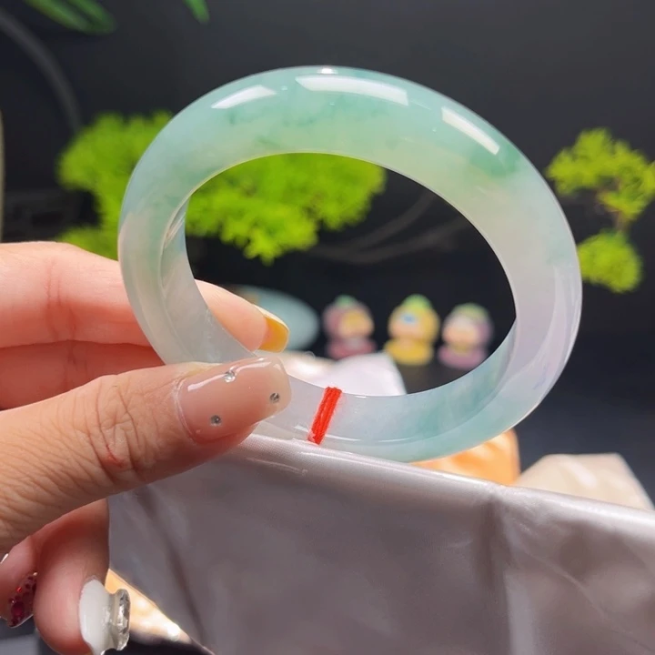 未镶嵌手镯翡翠55.6