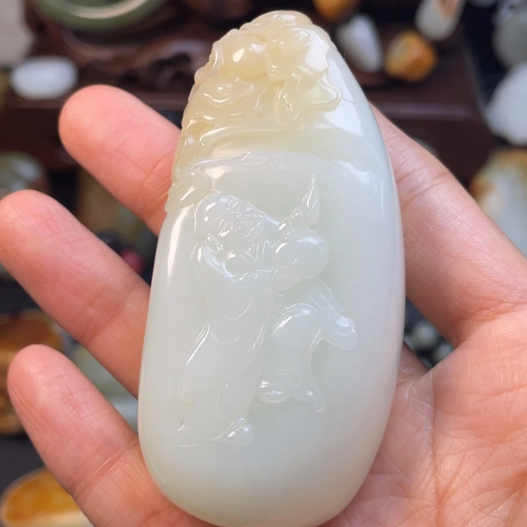 和田玉未镶嵌把件