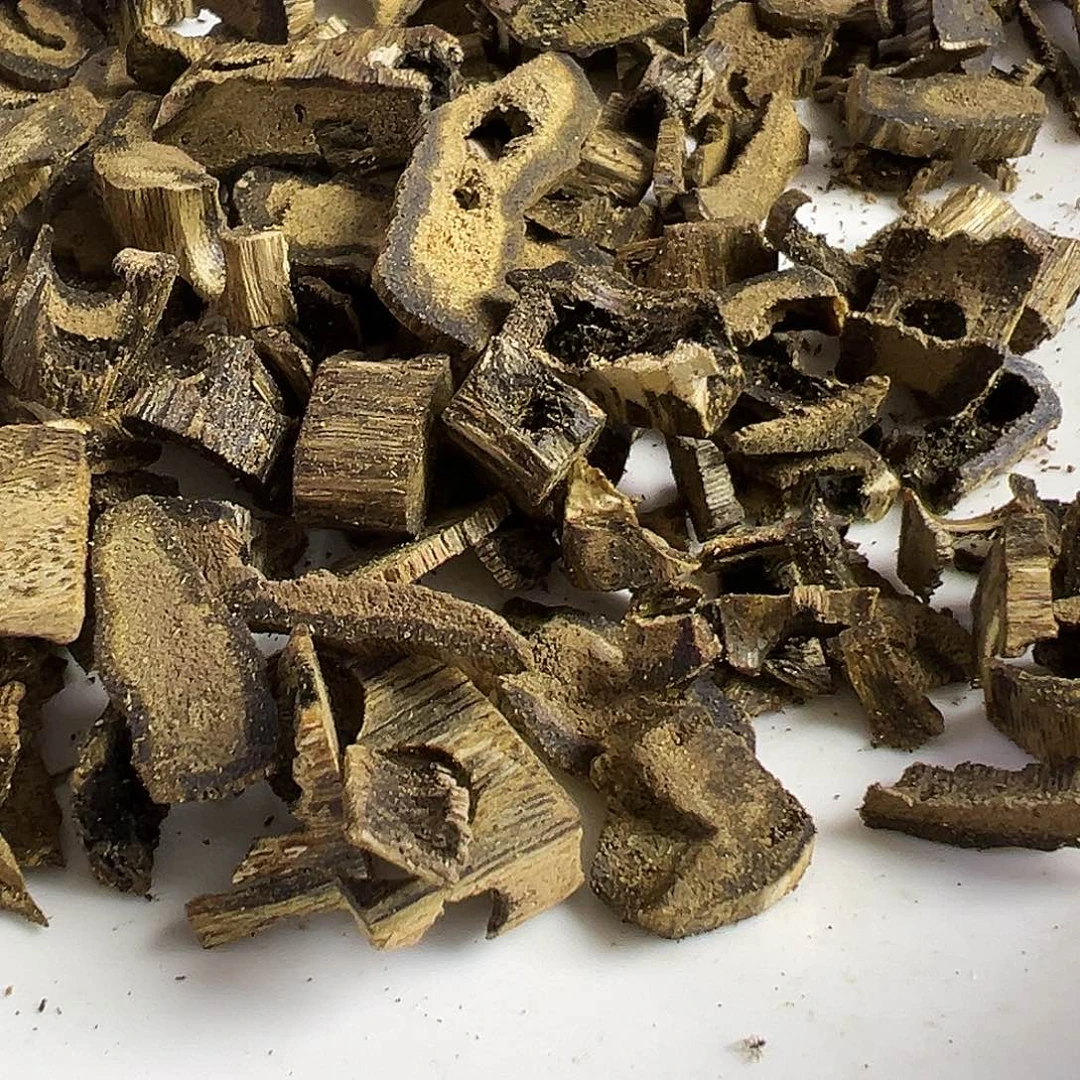沉香碎屑沉香绿奇楠熏香边角料10克