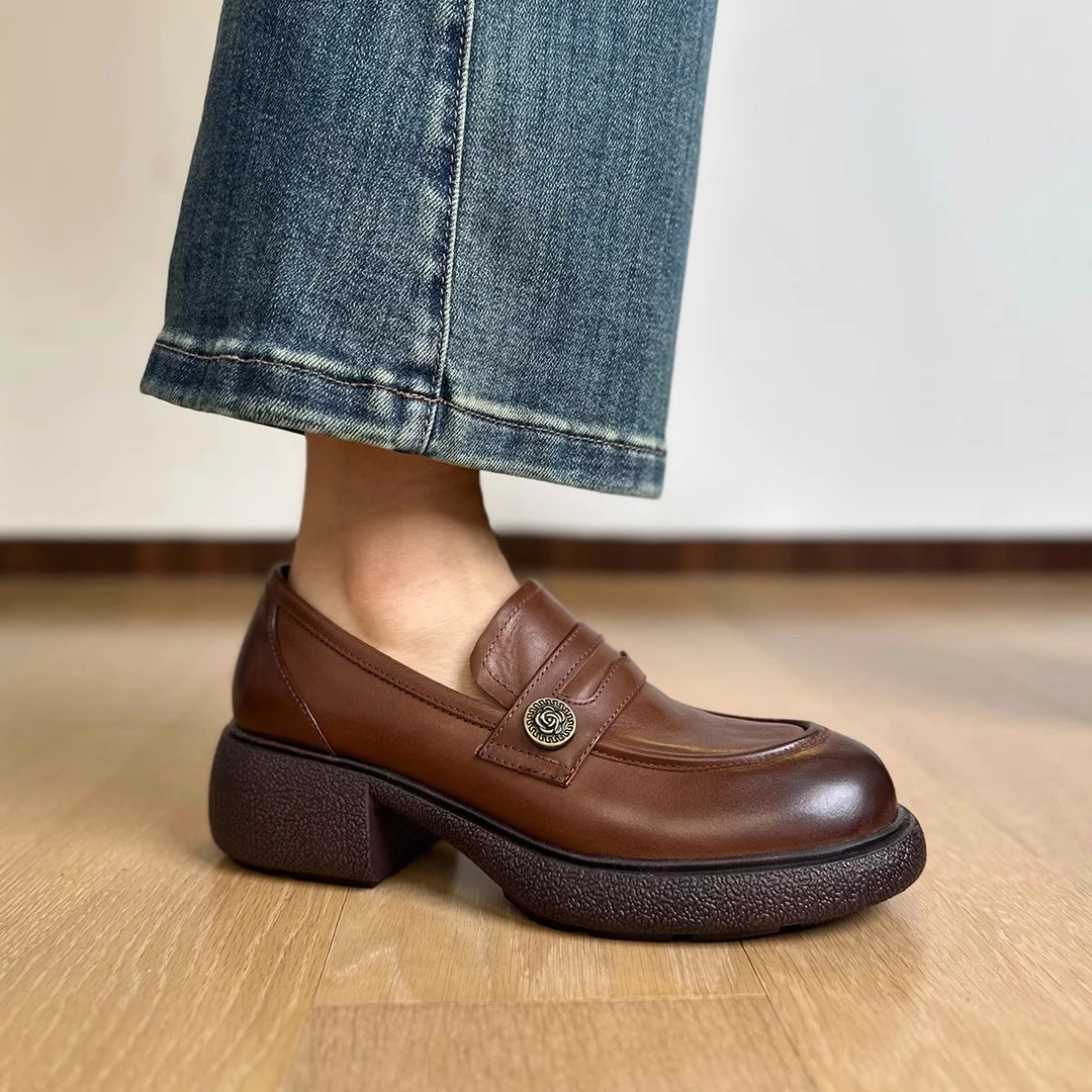 OOZHOU踩屎感~水洗头层牛皮厚底乐福鞋女复古棕色小皮鞋单鞋