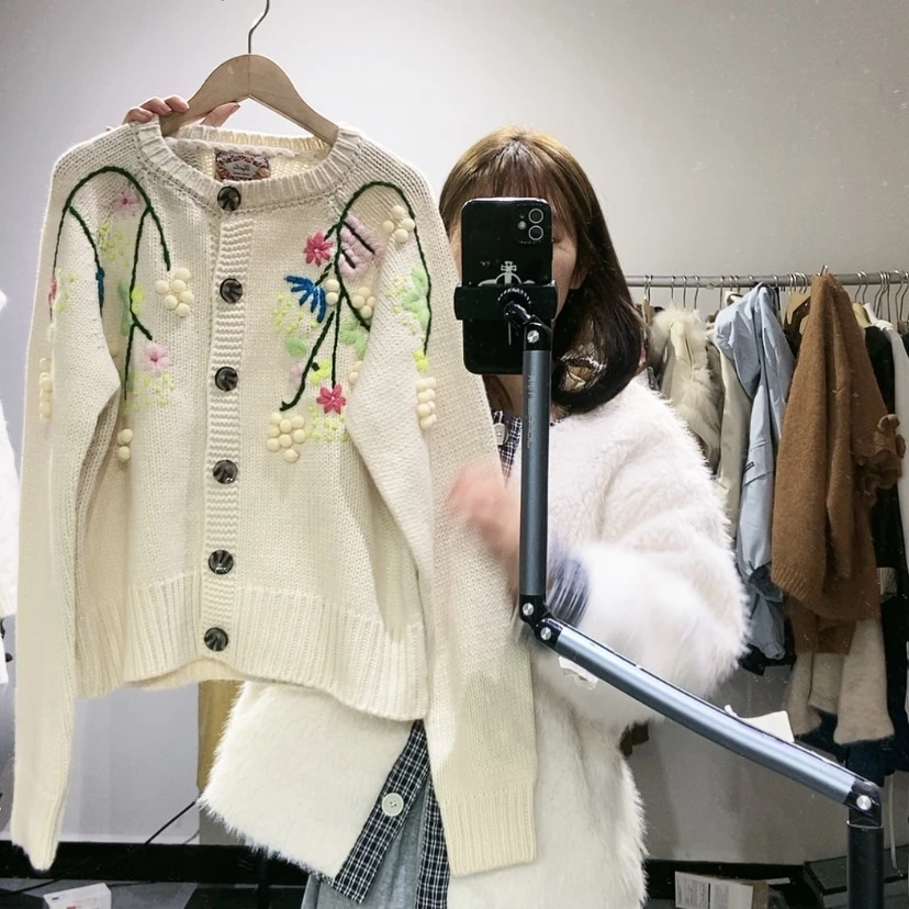 【闪购商品】米白开衫