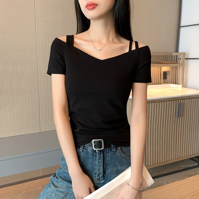 黑色露肩短袖t恤女2025新款95棉v领独特设计感小众修身显瘦上衣夏