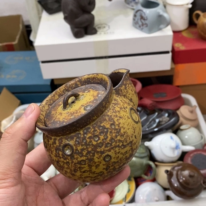 陶瓷艺术品及陶瓷壶
