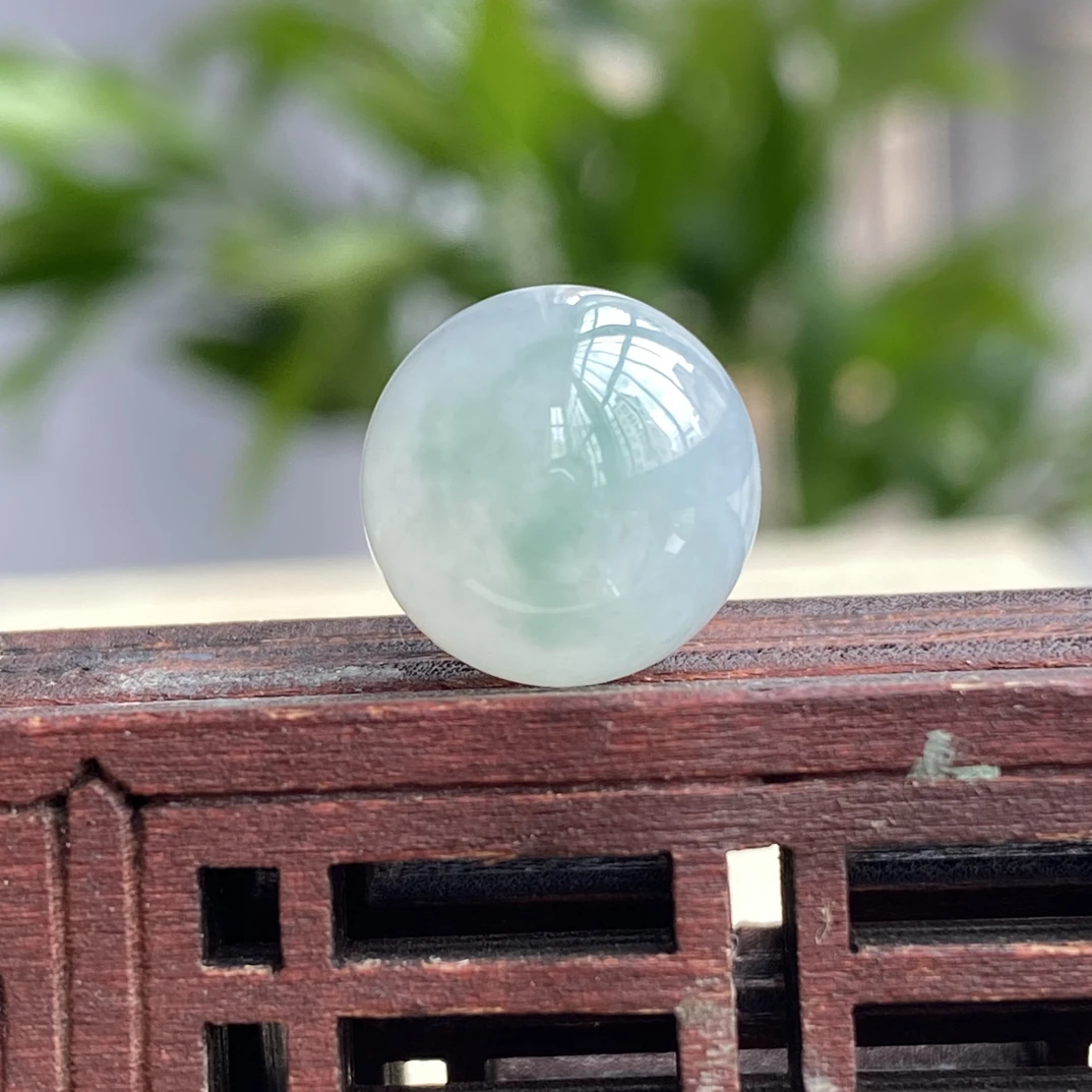 缅甸翡翠圆珠卡12.5飘绿波珠C0830散珠种水好 种老清爽 无纹裂