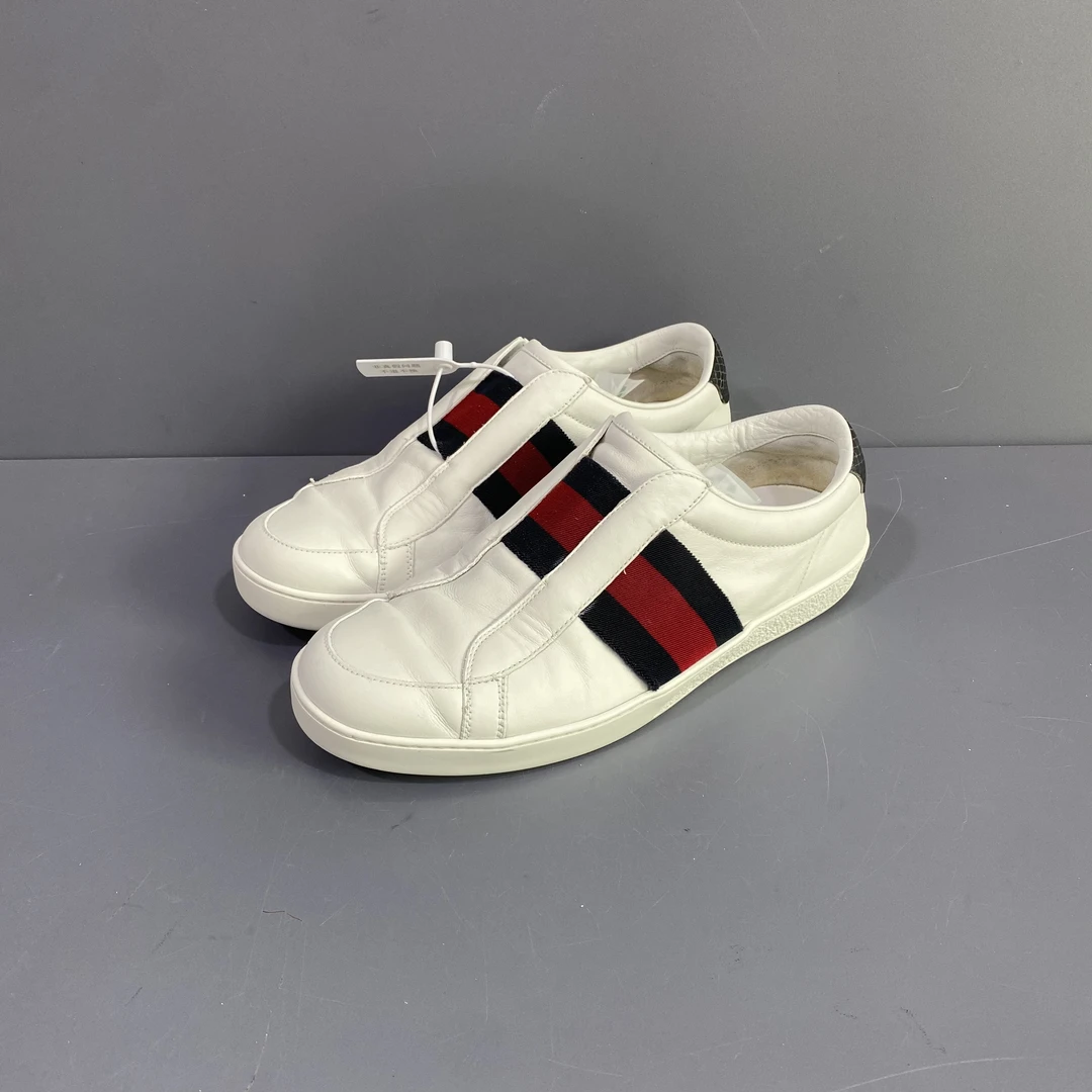 95新 GUCCI/古驰 41码 古驰gucci 白色一脚蹬 休闲鞋 成色很新