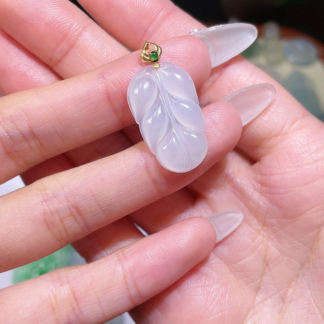 翡翠颈饰18K金镶嵌叶子