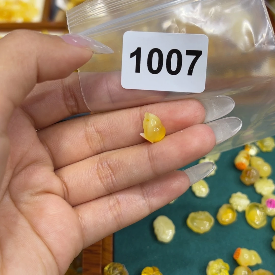 琥珀珠宝奇石未镶嵌