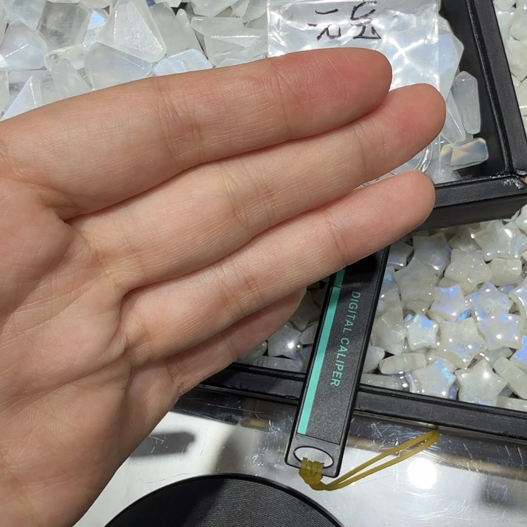 未镶嵌水晶手链嘟嘟