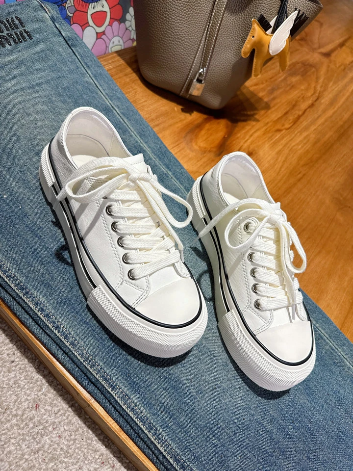 2025夏季新款真皮球鞋平底潮鞋女时尚女鞋低帮复板鞋小白鞋休闲风