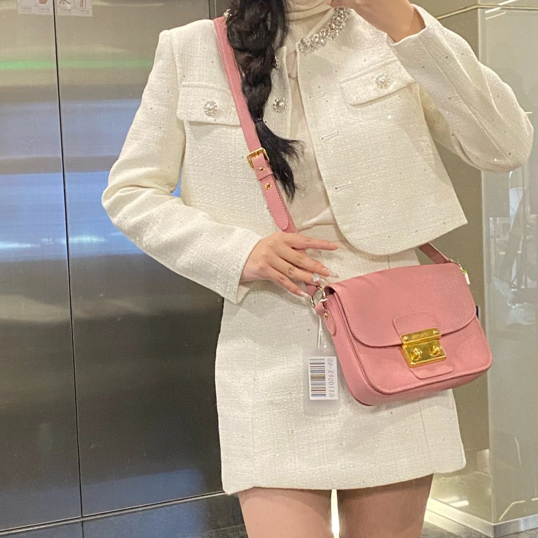 95新 MIU MIU/缪缪 miumiu奶昔粉邮差斜挎包