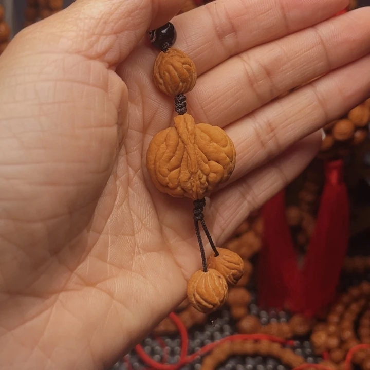 木质类龙纹桃枭挂件j