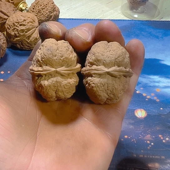 文玩核桃把件3号鱼籽纹