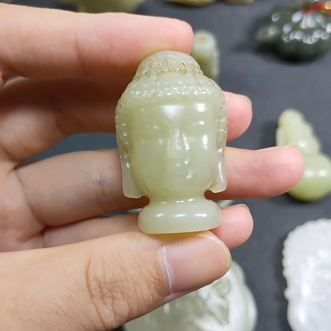 黄***哥和田玉未镶嵌颈饰