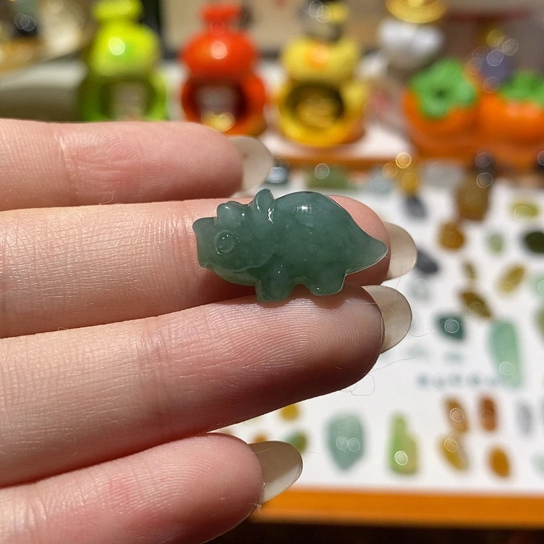 ****～颈饰未镶嵌翡翠恐龙