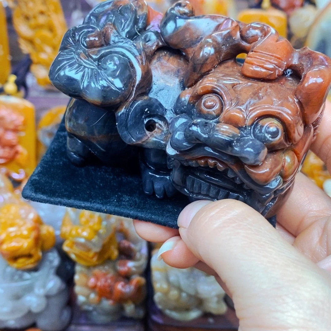 未镶嵌石英质玉（黄龙玉）颈饰