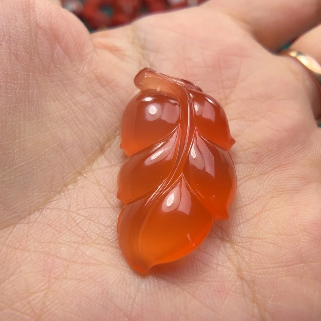 南红玛瑙未镶嵌挂件