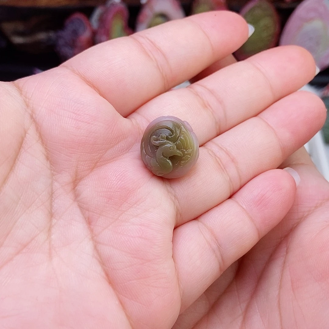 颈饰未镶嵌石英质玉（盐源）
