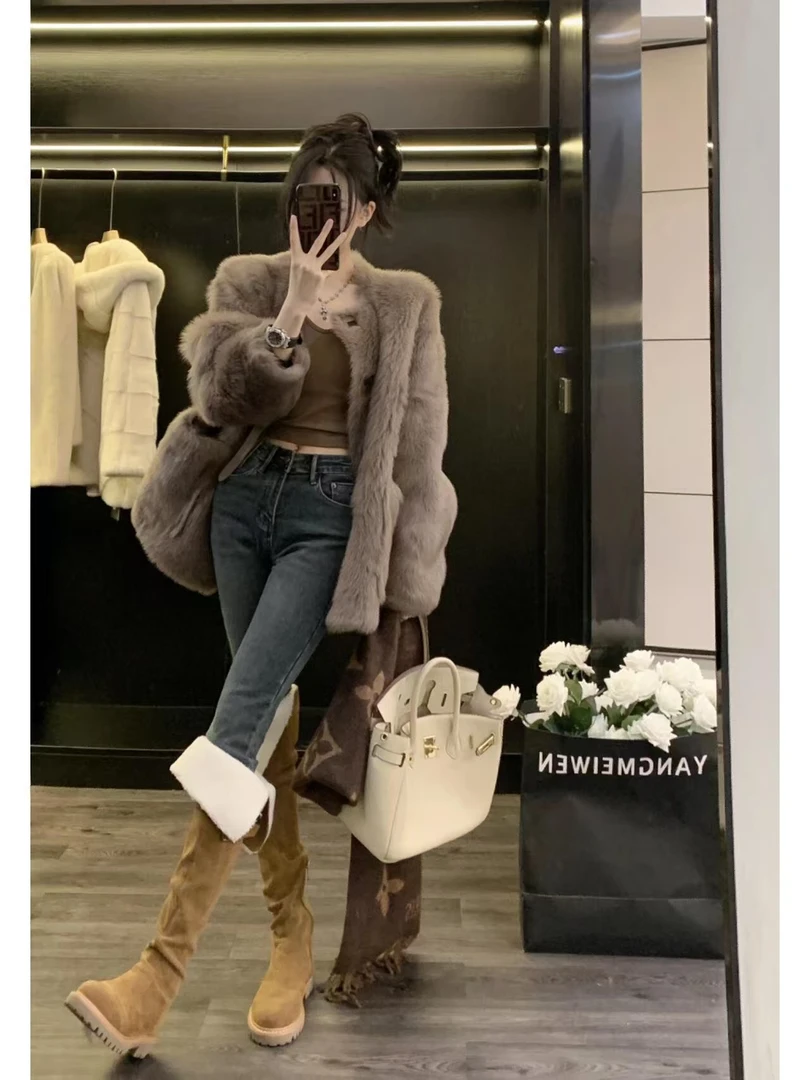 独特漂亮的初冬轻奢感保暖毛绒短外套女加厚皮毛一体外套裤子套装