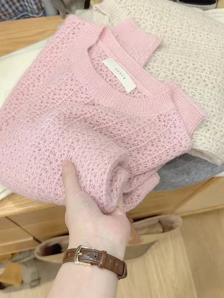 七言家新品！ins穿搭#贝壳粉镂空净版软糯毛衣