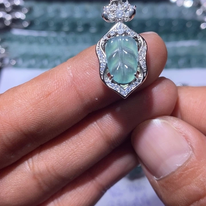 翡翠未镶嵌颈饰天然翡翠