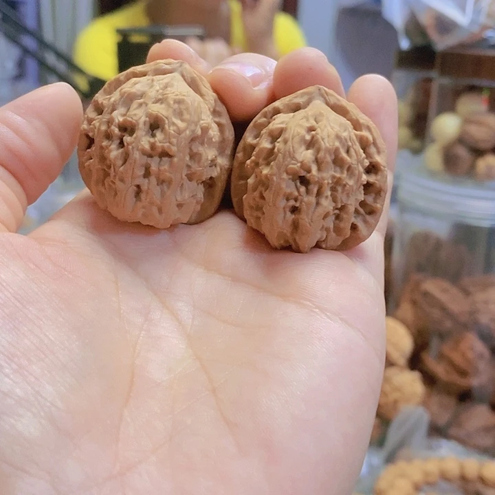 【闪购商品】文玩核桃把件34三角白迷你